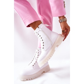 Bottes Graal blanches hautes et élégantes 2 Bottes Graal blanches hautes et élégantes 2