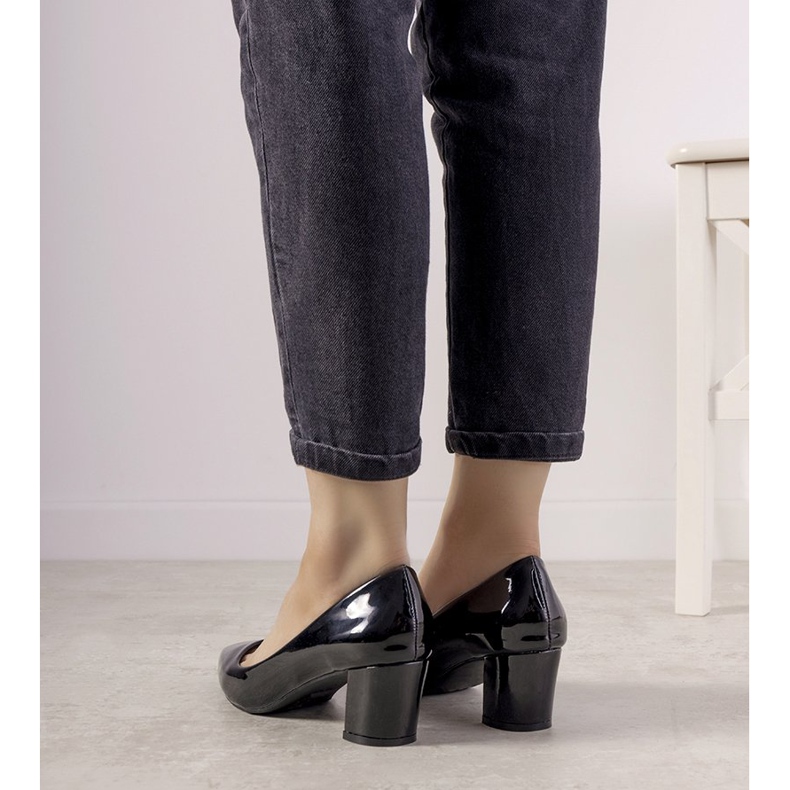 Escarpins noirs sur le post Harye le noir 1