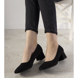 Escarpins noirs sur le poste Always le noir 1