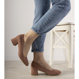 Escarpins roses sur le poste Always 1 Escarpins roses sur le poste Always 1