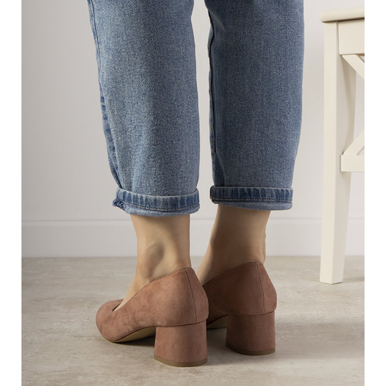 Escarpins roses sur le poste Always 2 Escarpins roses sur le poste Always 2