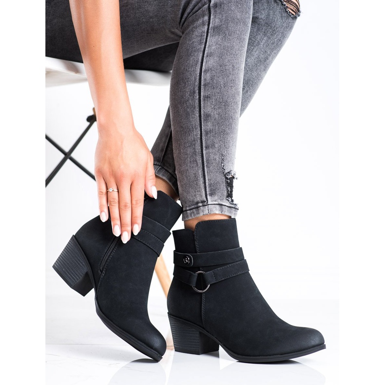 J. Star Bottes avec une ceinture décorative le noir 2