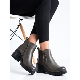 J. Star Bottes chaudes sur le poste vert 4