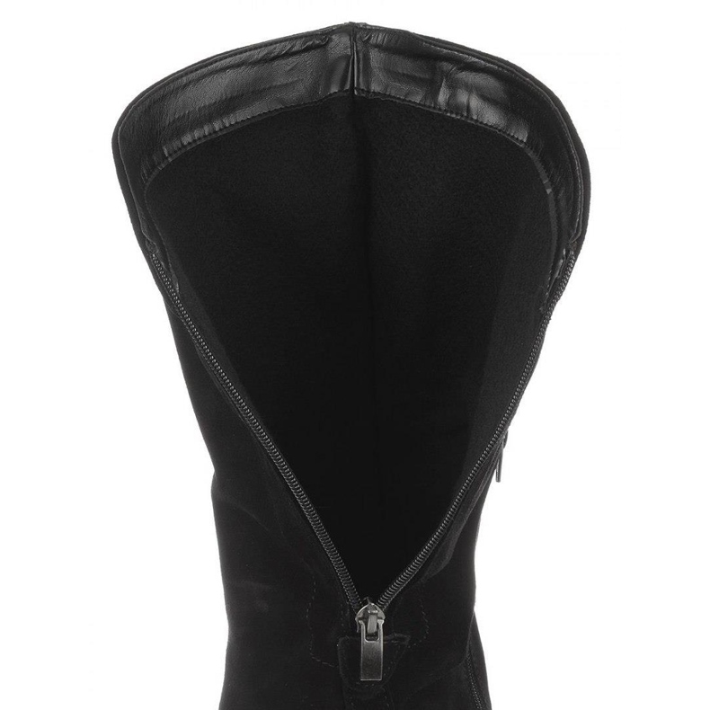 Olivier Bottes isolées noires Agnes le noir 5