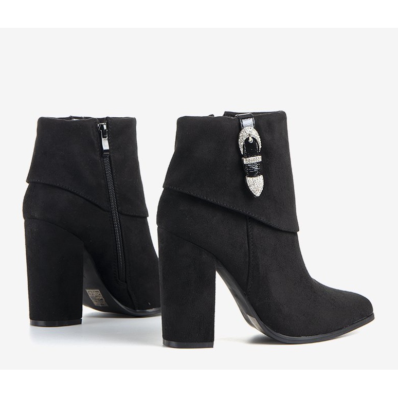 Bottines noires élégantes sur le poteau Esgle le noir 1