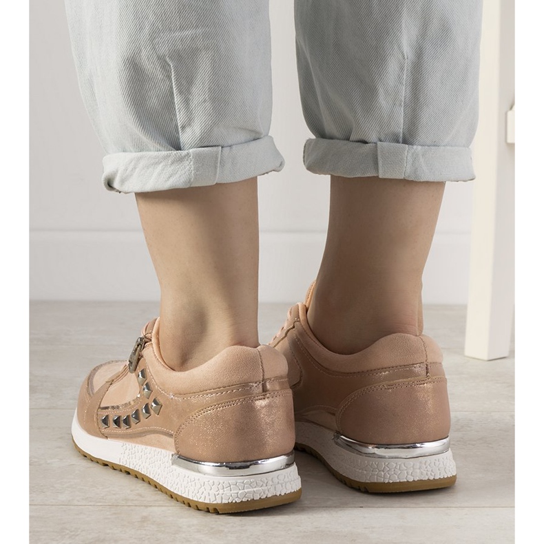 Baskets de sport roses ornées de clous Daphne 2