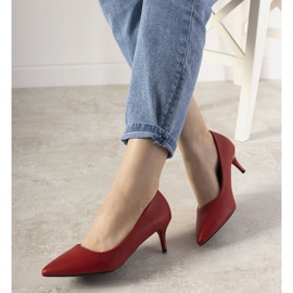 Escarpins rouges sur un talon bas Feeling 1