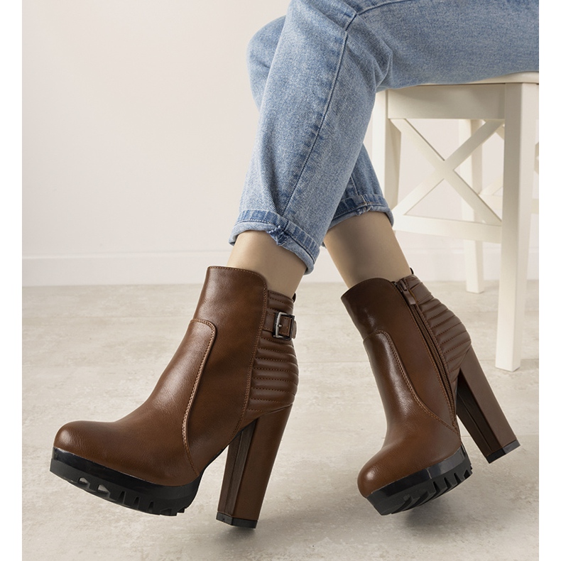 Bottes camel sur un haut poteau Mango brun 1