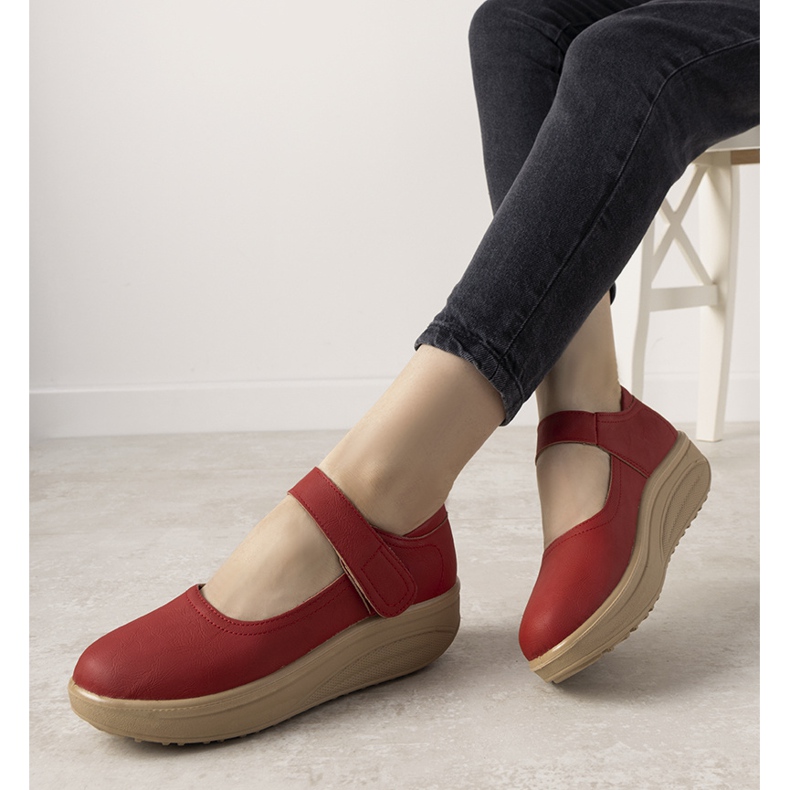 Chaussures rouges sur semelle épaisse Lumen 1