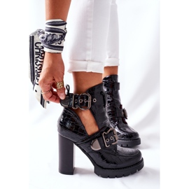 Boots On a Post Boucle Laquée Noir Crocodile Bramshall 1