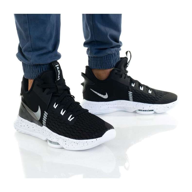 Chaussure Nike Lebron Witness VM CQ9380-001 noir noir 1