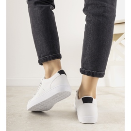 Baskets Boomshom noires et blanches 1