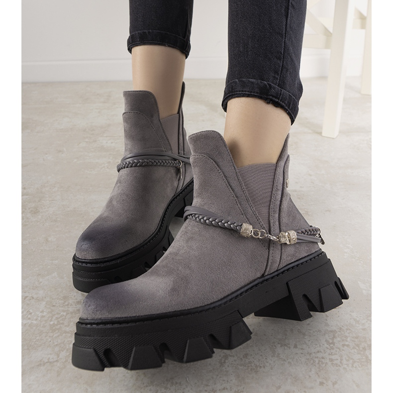 Bottes grises avec un bracelet Fearless 1