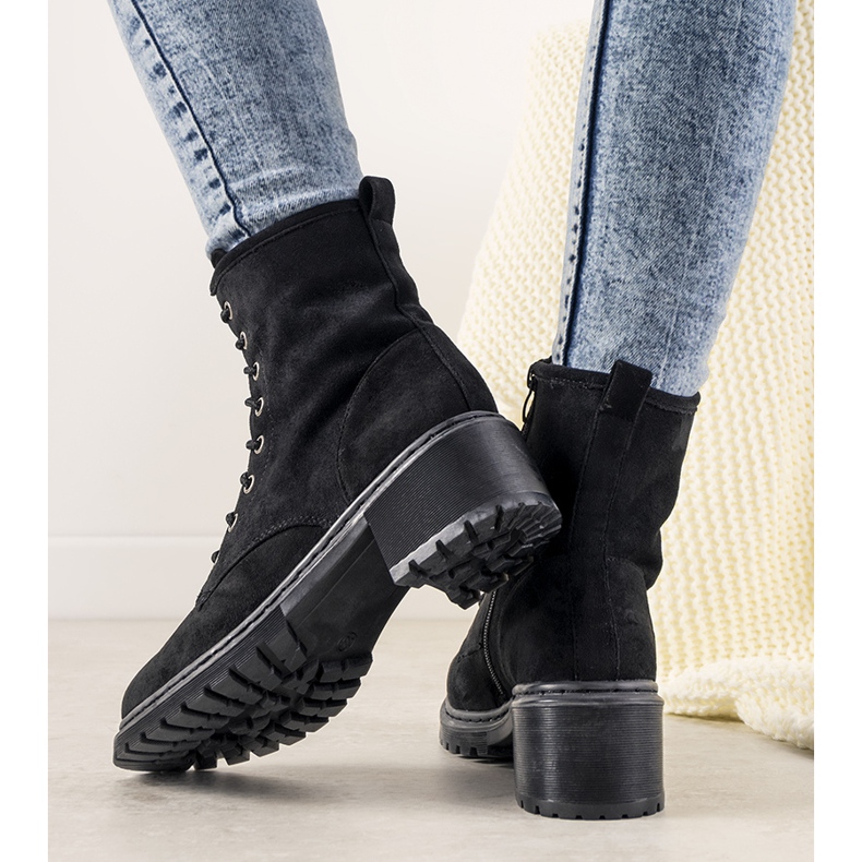 Doit avoir des bottes noires pour femmes 1