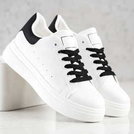 Ideal Shoes Baskets blanches classiques 2
