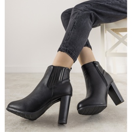 Bottines classiques femme Castellanos noires sur le poteau 1