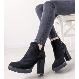 Bottes noires sur le poteau Bushido le noir 1 Bottes noires sur le poteau Bushido le noir 1