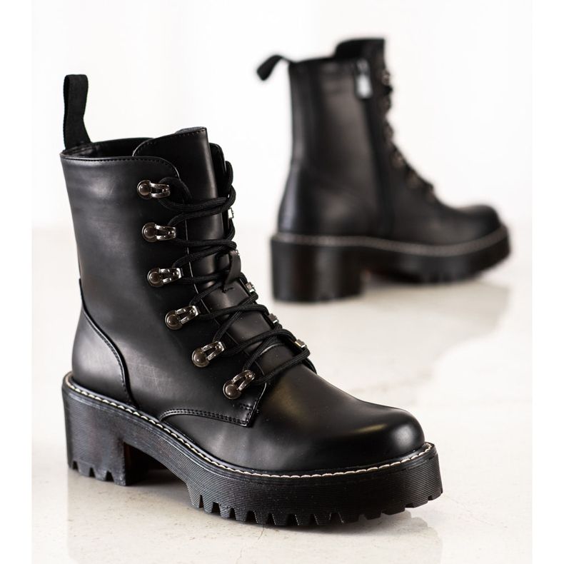 Janessa Ouvriers de la mode le noir 1