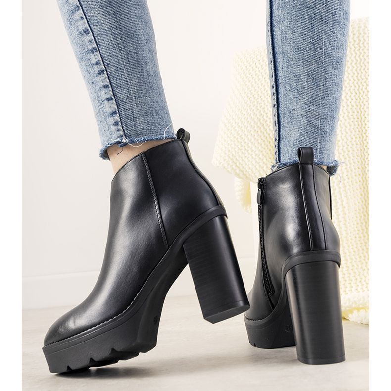 Bottes noires classiques sur le poteau pour femmes My Need 1