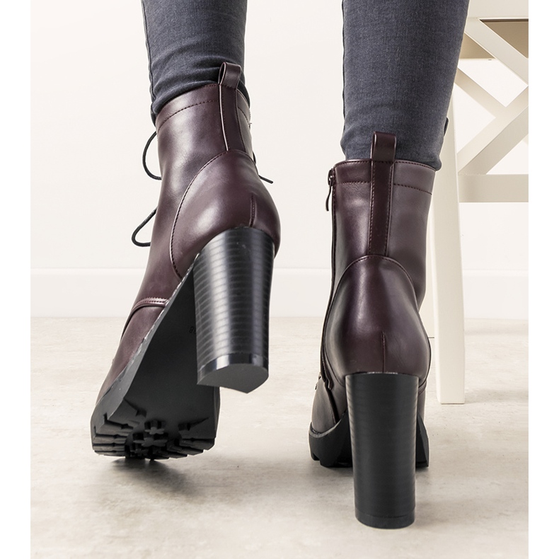 Boots femme bordeaux avec une fixation sur le montant Najera rouge 2
