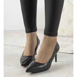 Escarpins classiques noirs sur un talon aiguille Isla 1