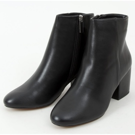 Bottines noires à talons bas 9K6049-1PU Noir 1