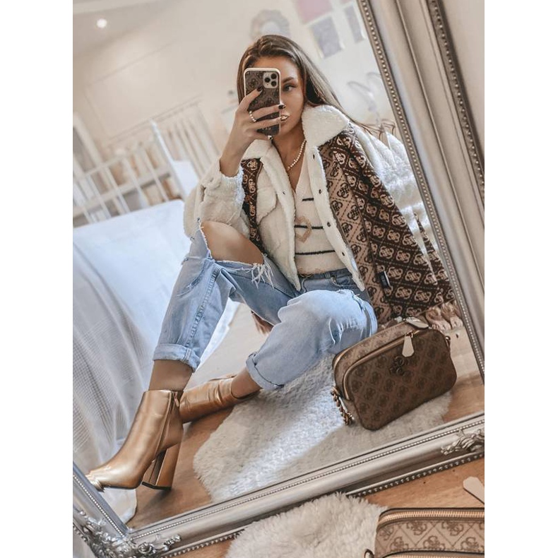 Bottines dorées sur le Stomp post 2