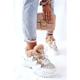 Chaussures de sport isolées pour femmes White Heart Beats blanc 1