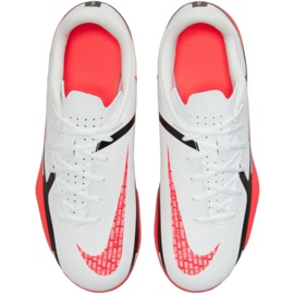 Nike Phantom GT2 Club FG / MG Jr DC0823 167 chaussures de football multicolore oranges et rouges 1
