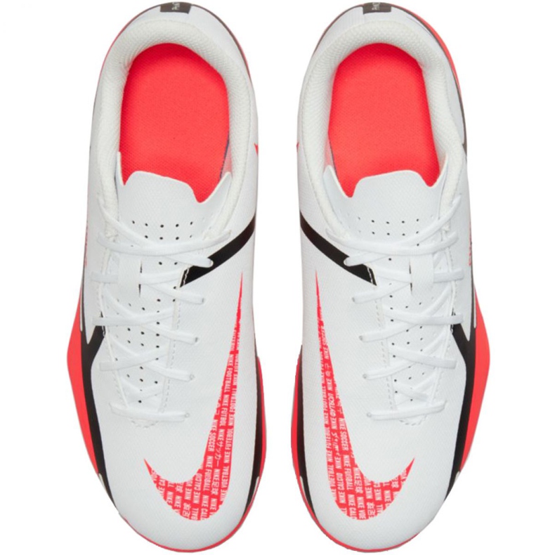 Nike Phantom GT2 Club FG / MG Jr DC0823 167 chaussures de football multicolore oranges et rouges 1