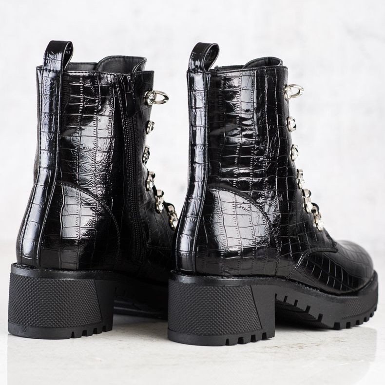 Bestelle Travailleurs isolés élégants le noir 1