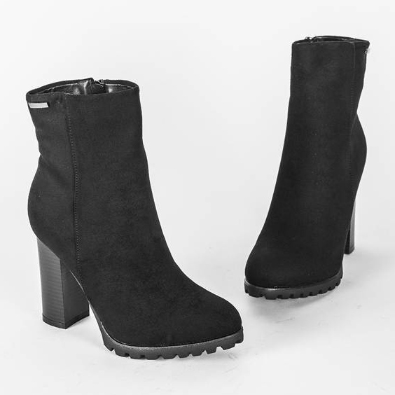 Bottines noires sur le post Marissa le noir 1