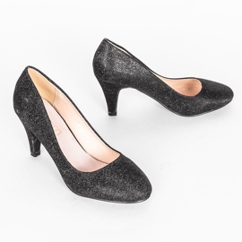 Escarpins noirs sur un talon aiguille Daisy le noir 1