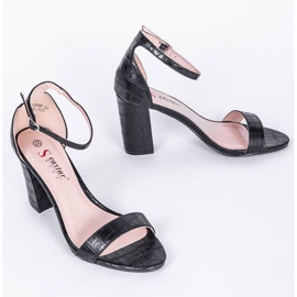 Sandales noires sur le poteau Millo le noir 1