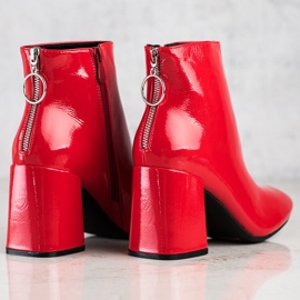 Lucky Shoes Bottines laquées sur le montant rouge 1