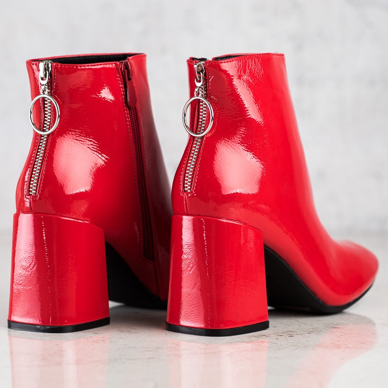 Lucky Shoes Bottines laquées sur le montant rouge 1