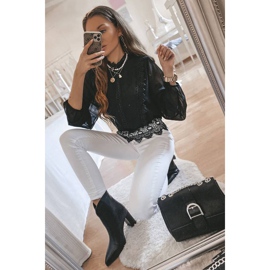 Bottines noires classiques sur le post Melanie 2