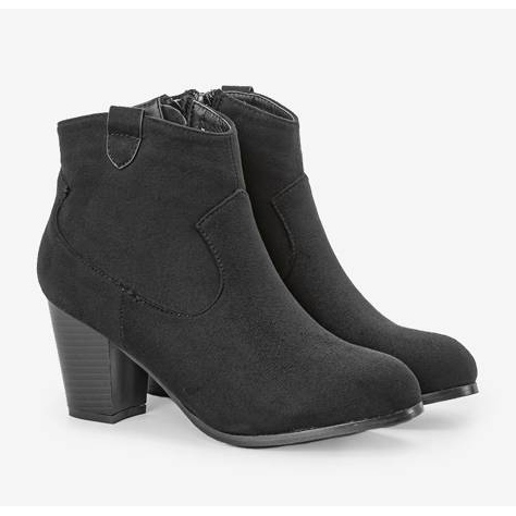 Bottines noires sur le post Katia 1