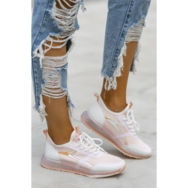 Baskets blanches avec ornements Lil rose 1 Baskets blanches avec ornements Lil rose 1