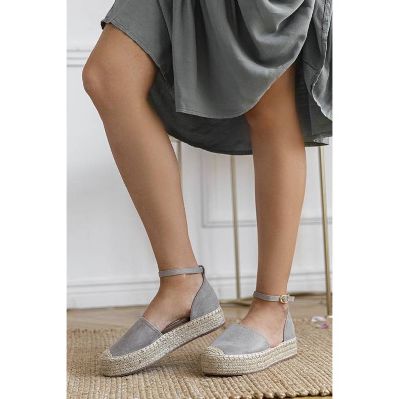 Espadrilles grises sur la plateforme Summer beige 1 Espadrilles grises sur la plateforme Summer beige 1