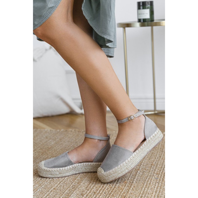 Espadrilles grises sur la plateforme Summer beige 2 Espadrilles grises sur la plateforme Summer beige 2