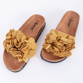 Chaussons moutarde aux fleurs d'Esperanza jaune 1