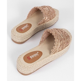 Chaussons roses sur la plateforme Sudden Draft 1 Chaussons roses sur la plateforme Sudden Draft 1