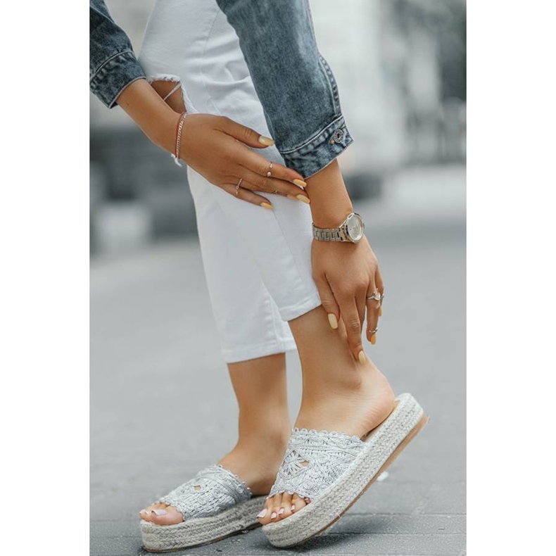 Pantoufles argentées sur la plateforme Sudden Draft 1