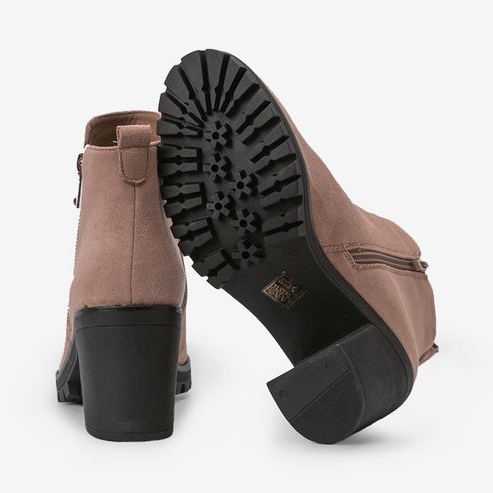 Bottines marron clair sur le Tiny post brun 2