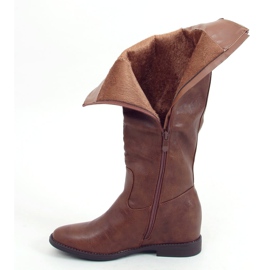 Bottes marron HQ243 Camel sur un coin caché brun 2