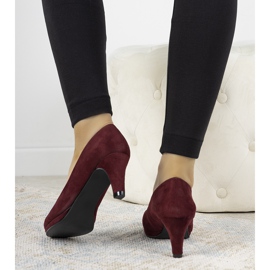 Escarpins bordeaux sur un stiletto Eiffel rouge 2