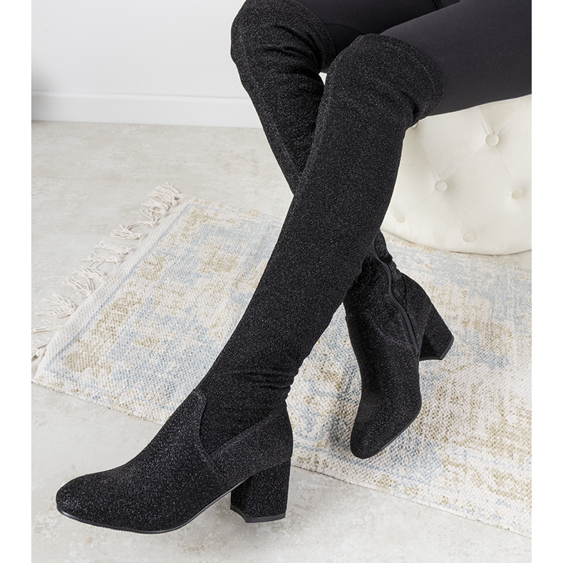 Bottes noires brillantes sur le genou d'Uta argent 1