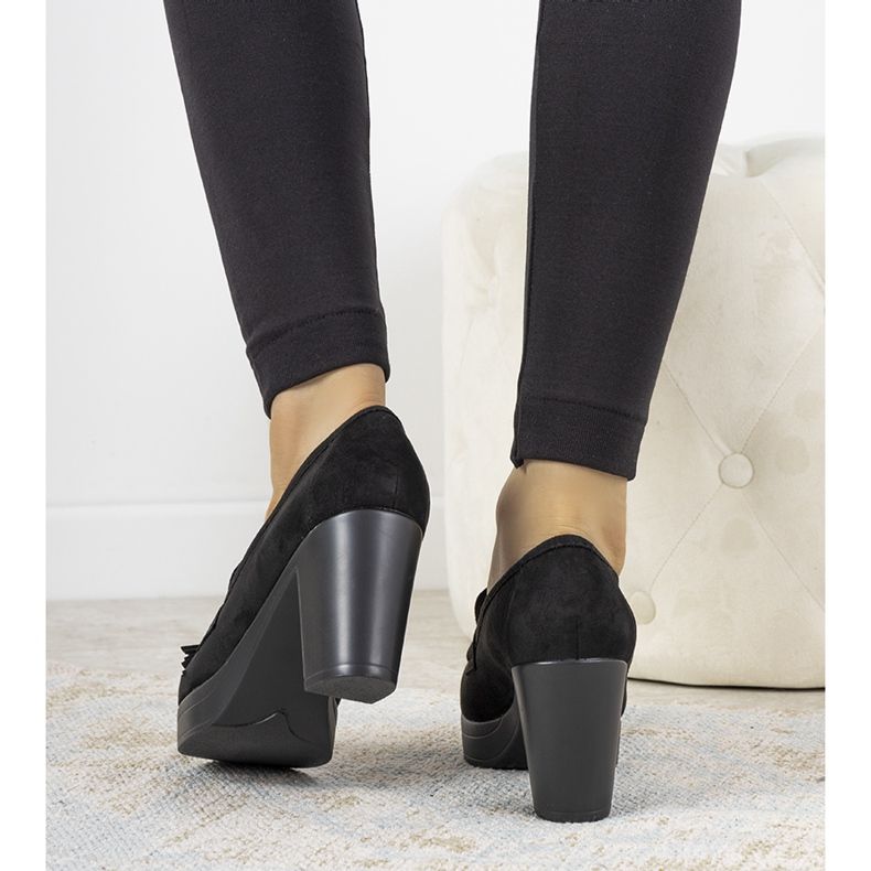 Mocassins noirs sur le post Himmel le noir 1