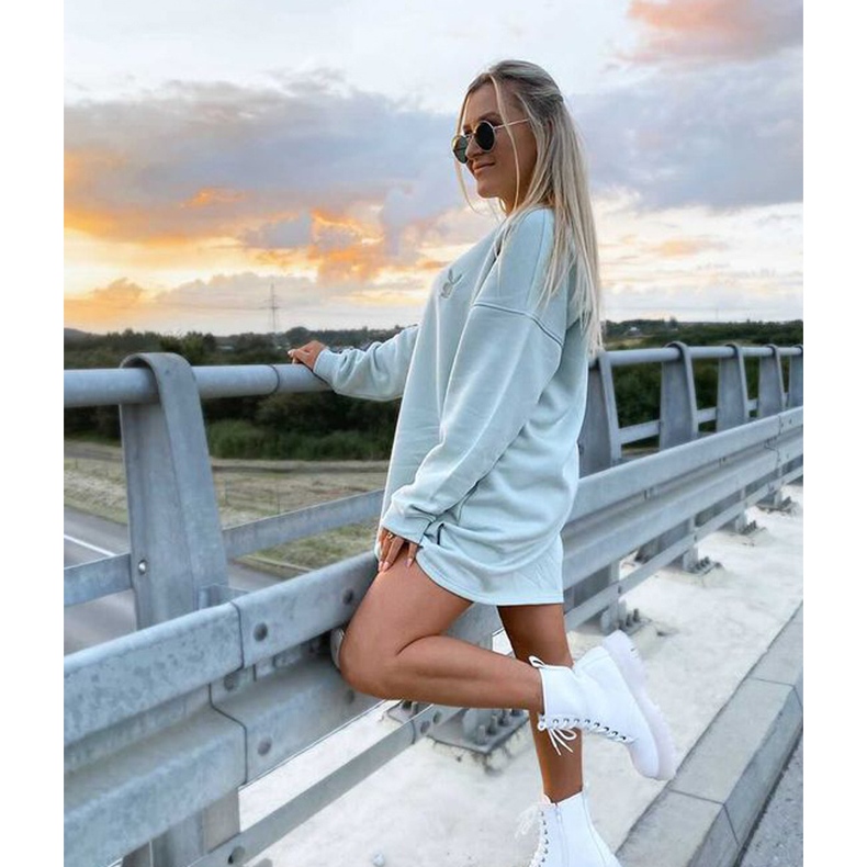 Bottes Graal blanches hautes et élégantes 1 Bottes Graal blanches hautes et élégantes 1